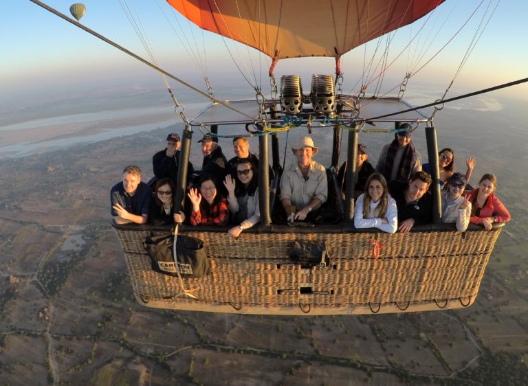 balloons over bagan review
