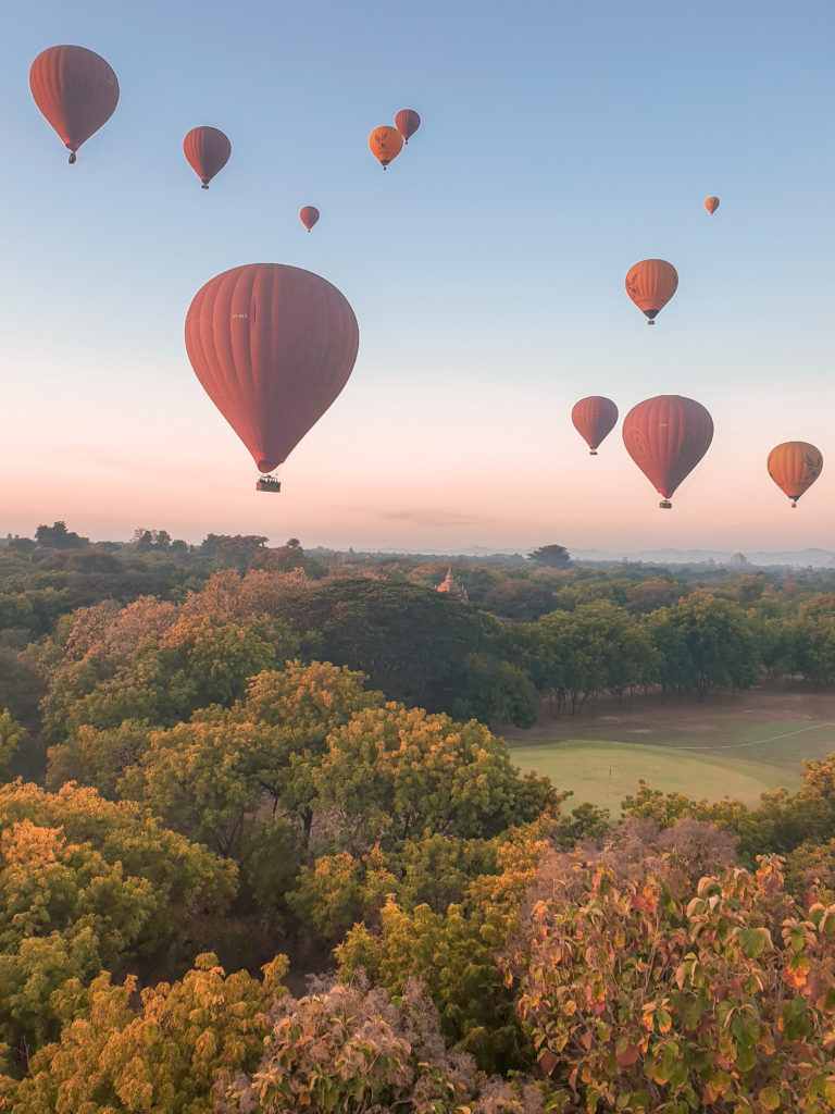 minstens financieel schroot Balloons over Bagan review - Anna Sherchand