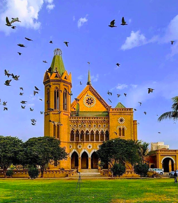 famous places in karachi