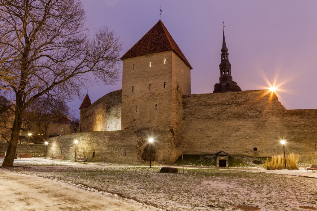 solo travel to tallinn