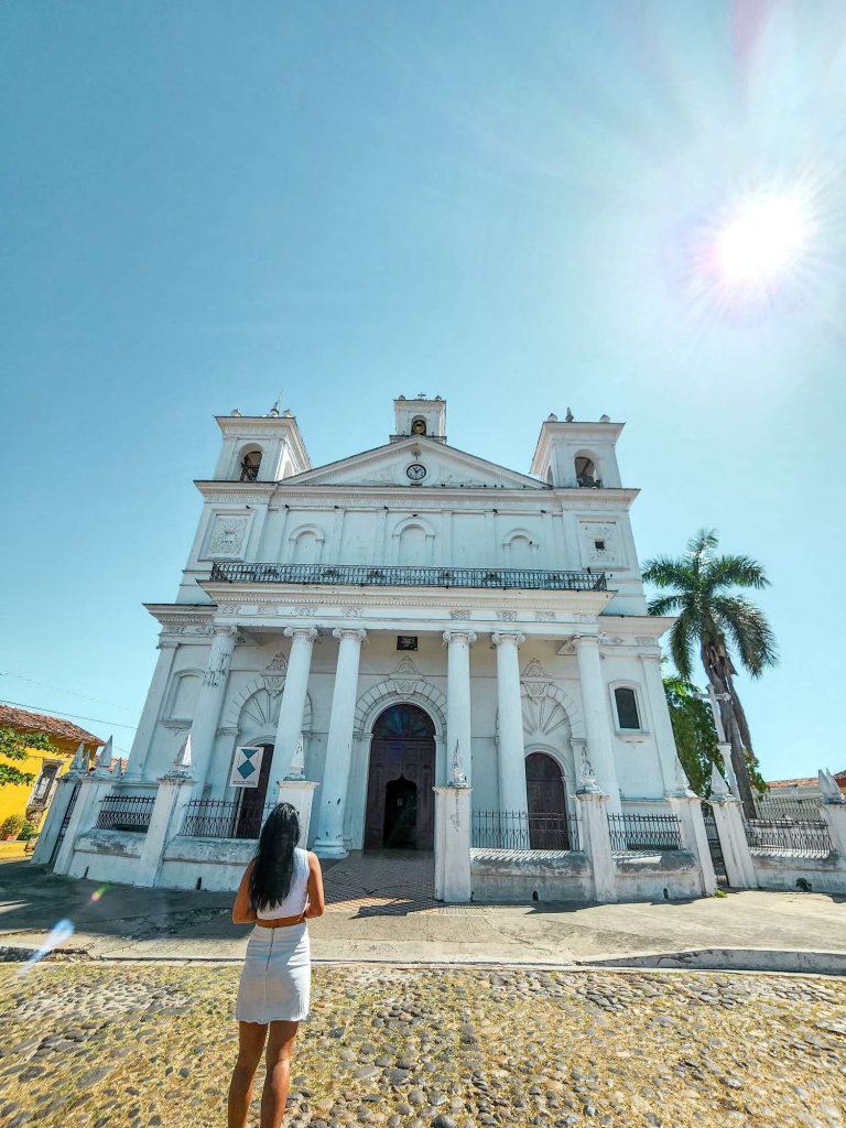 El Salvador solo female travel